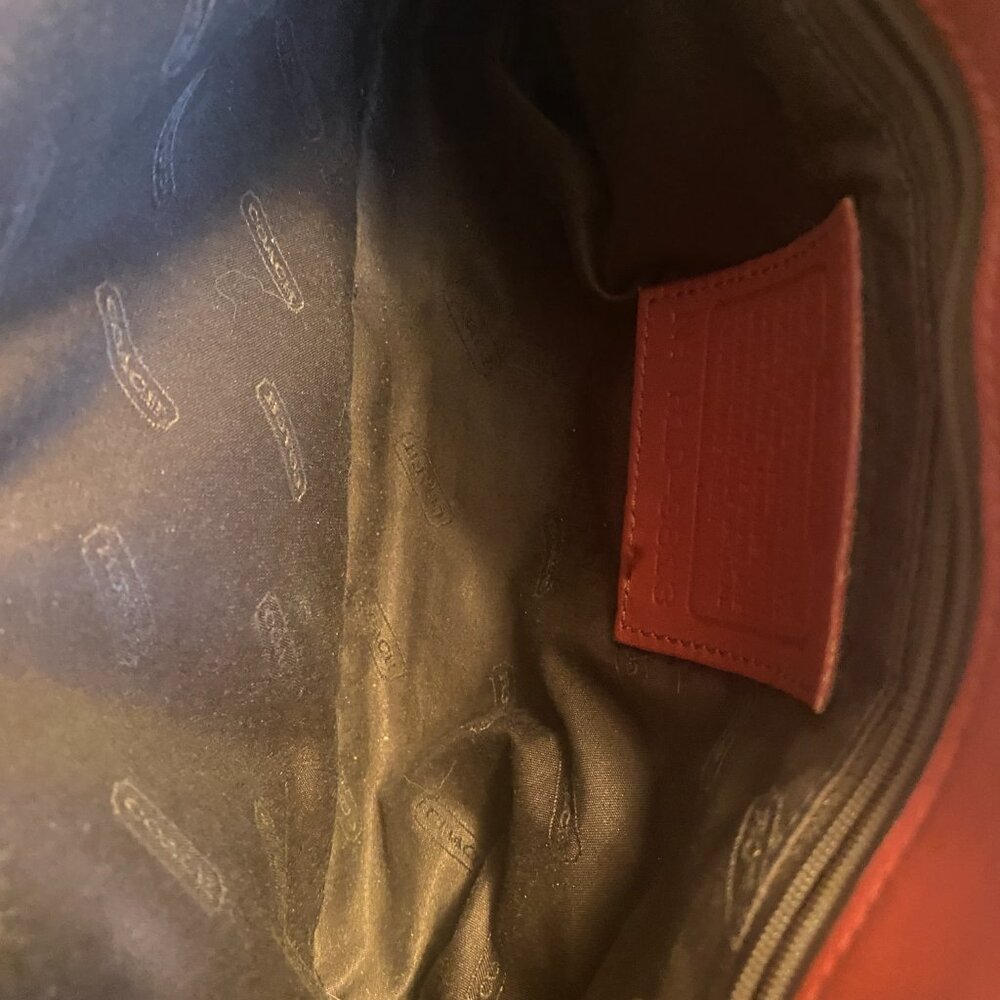 Coach Hamptons Tote 9813 Red Glove-Tanned Leather | Brass Hardware | Vintage USA - Picture 5 of 7